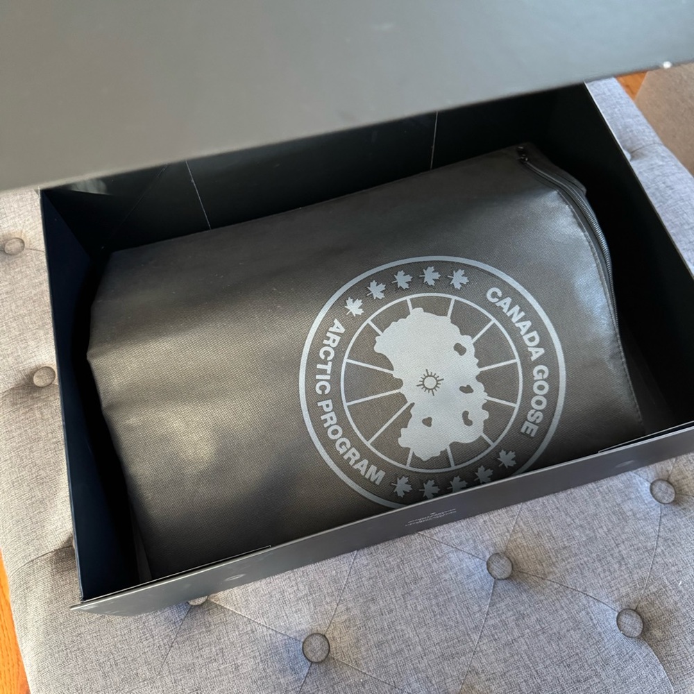 Canada Goose Parka Box and Garment Bag - Picture 3 of 5